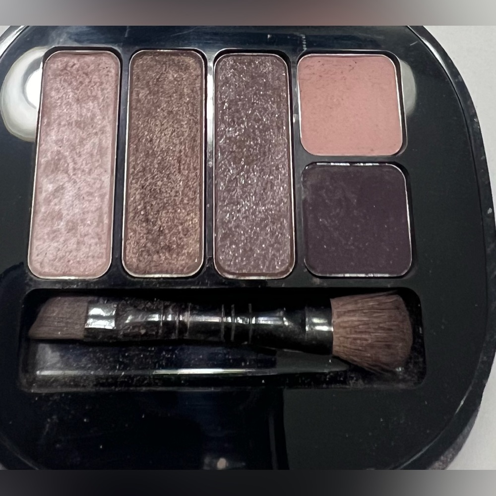 Used MAC Palette! - Picture 2 of 4